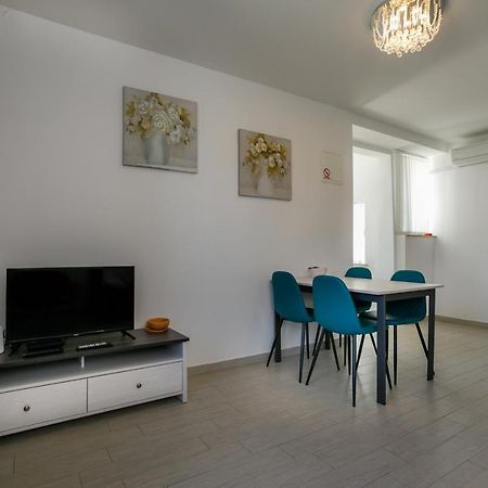 Oliva Apartment Vrbnik Exterior photo
